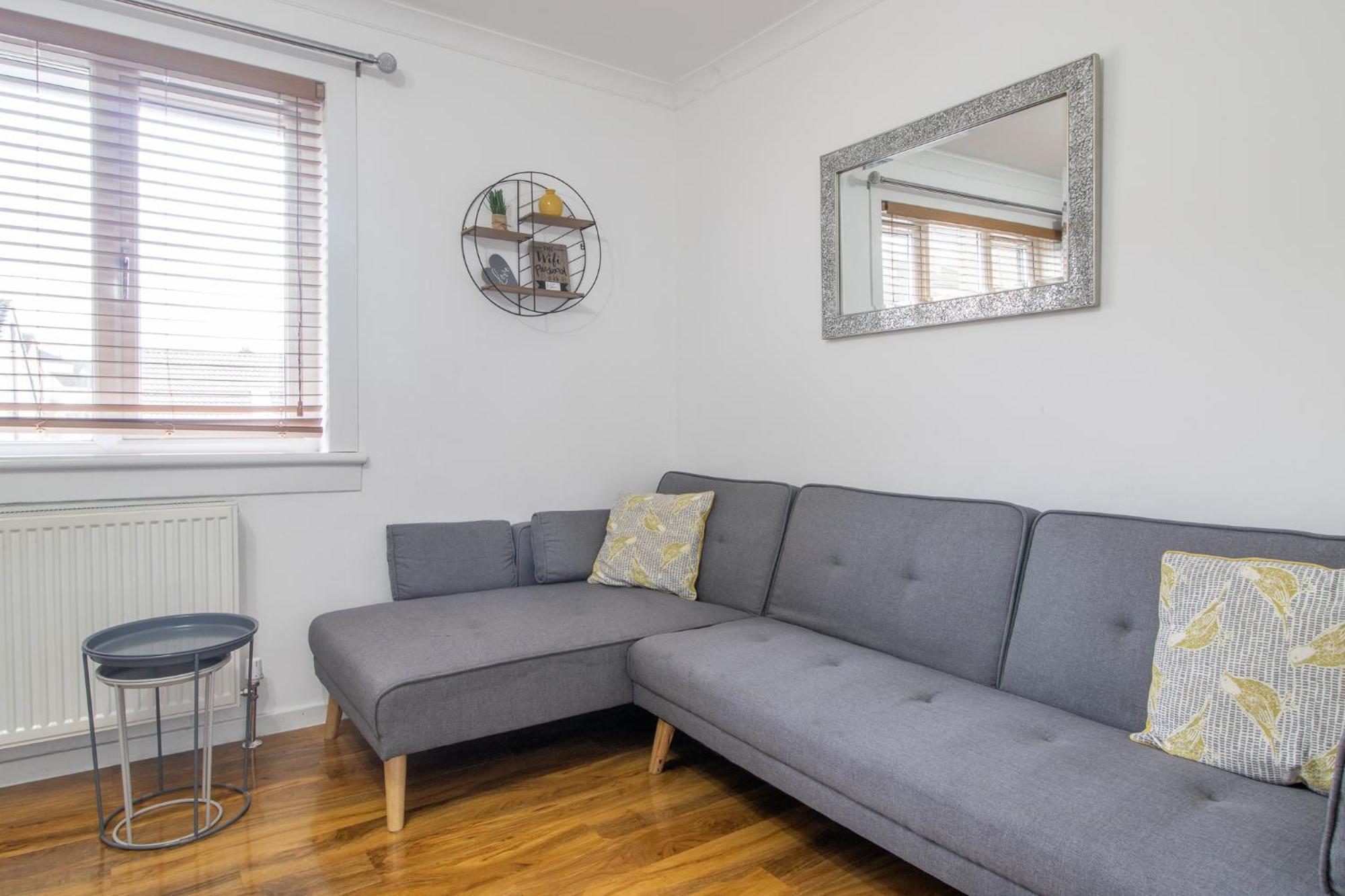 1 Bed Apartment Central Hamilton Free Wifi With Great Transport Links To Glasgow 外观 照片
