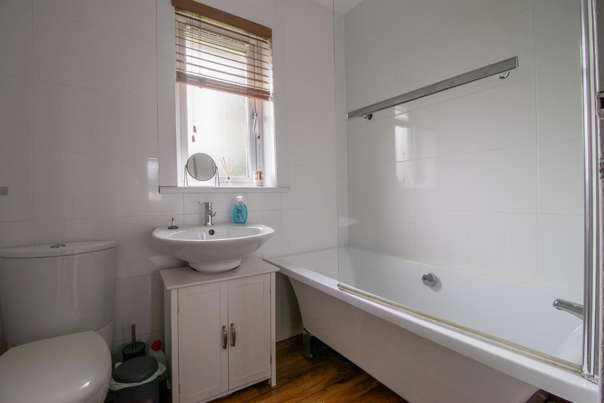 1 Bed Apartment Central Hamilton Free Wifi With Great Transport Links To Glasgow 外观 照片