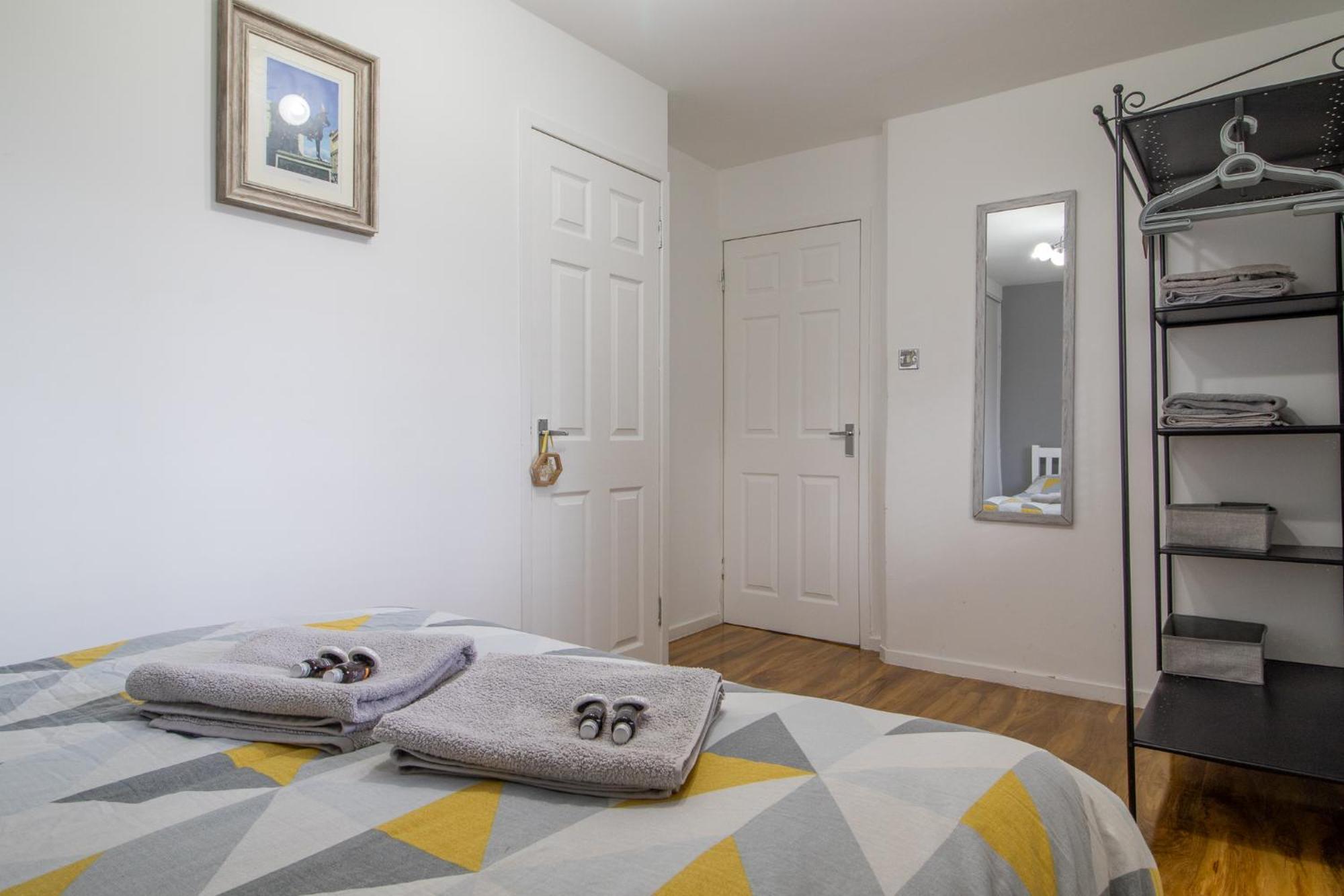 1 Bed Apartment Central Hamilton Free Wifi With Great Transport Links To Glasgow 外观 照片