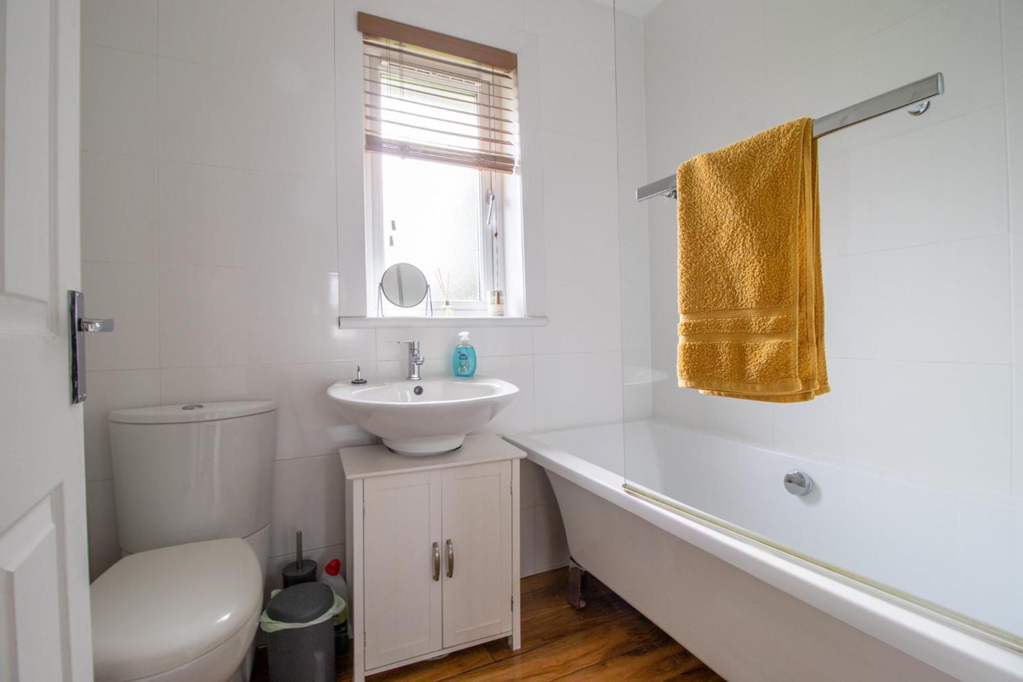 1 Bed Apartment Central Hamilton Free Wifi With Great Transport Links To Glasgow 外观 照片